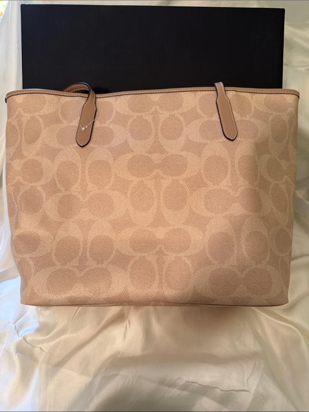💛Coach NWOT Sand Large City Tote Bag In Maxi Signature Canvas / Silver Hardware